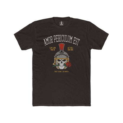 Amor periculum est T-shirt