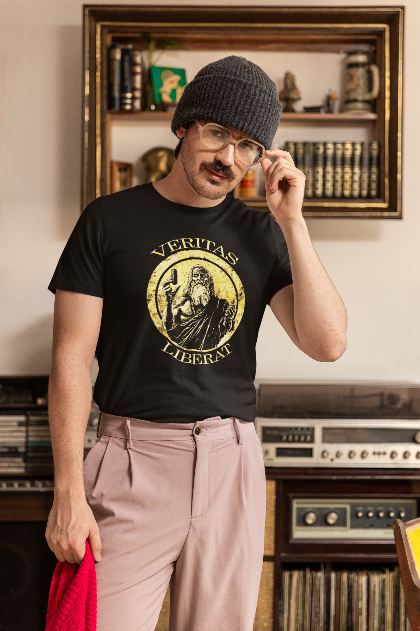 Truth liberates, black pill - T-shirt