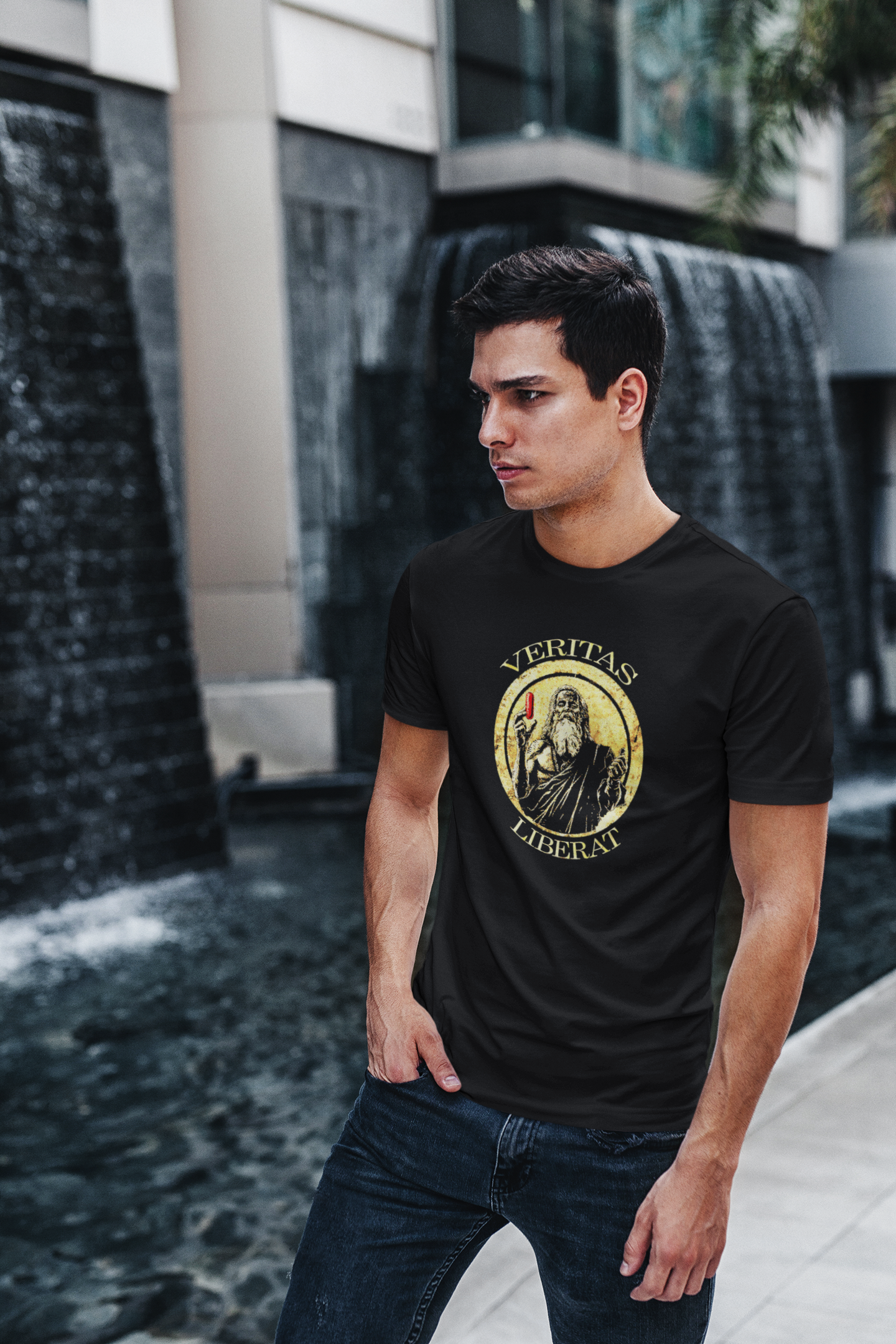 Truth liberates, red pill - T-shirt